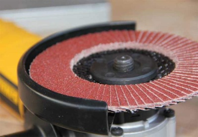 Круг лепестковый торцевой Ø150 P-120